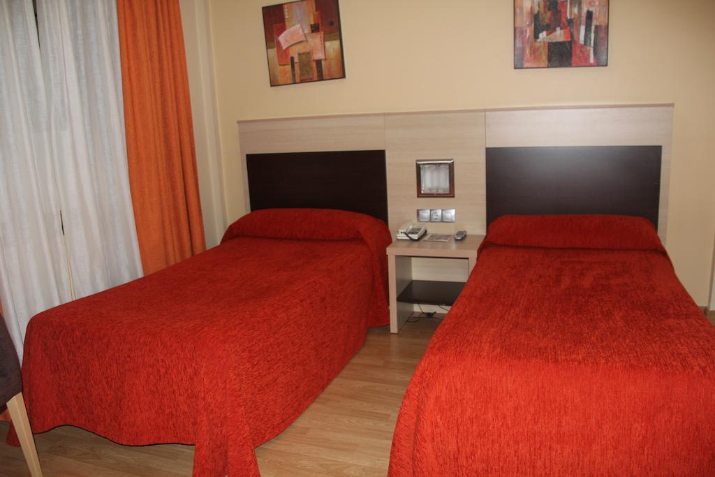 Hotel Avenida Pontevedra Habitación foto